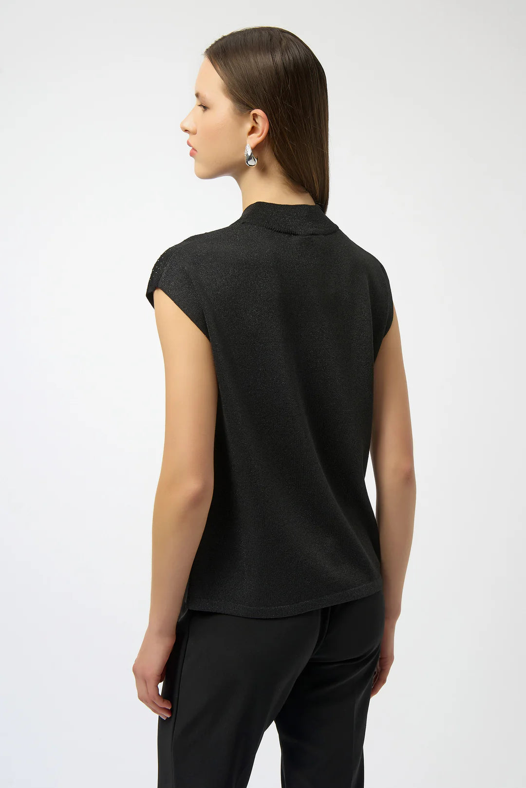 Sleeveless Pullover