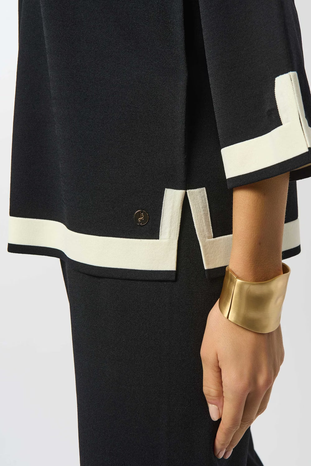 Geometric Pull Over