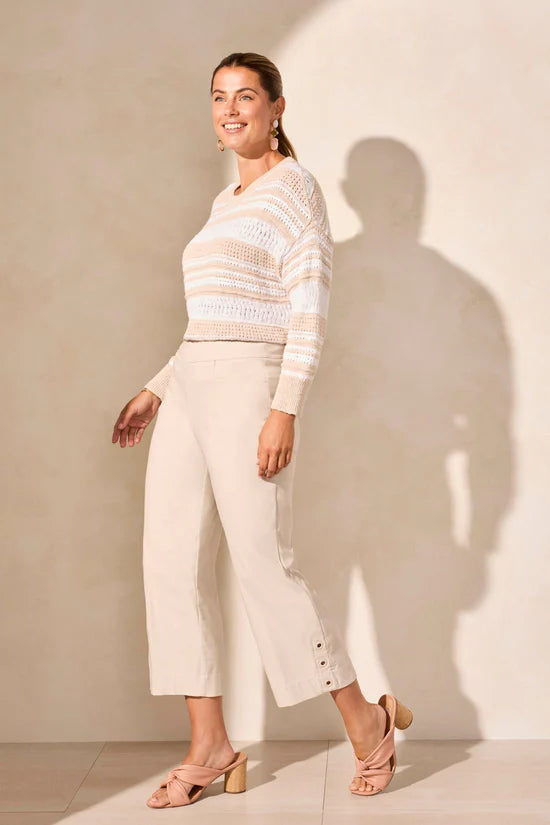 Flatten it Capri W/ Eyelets