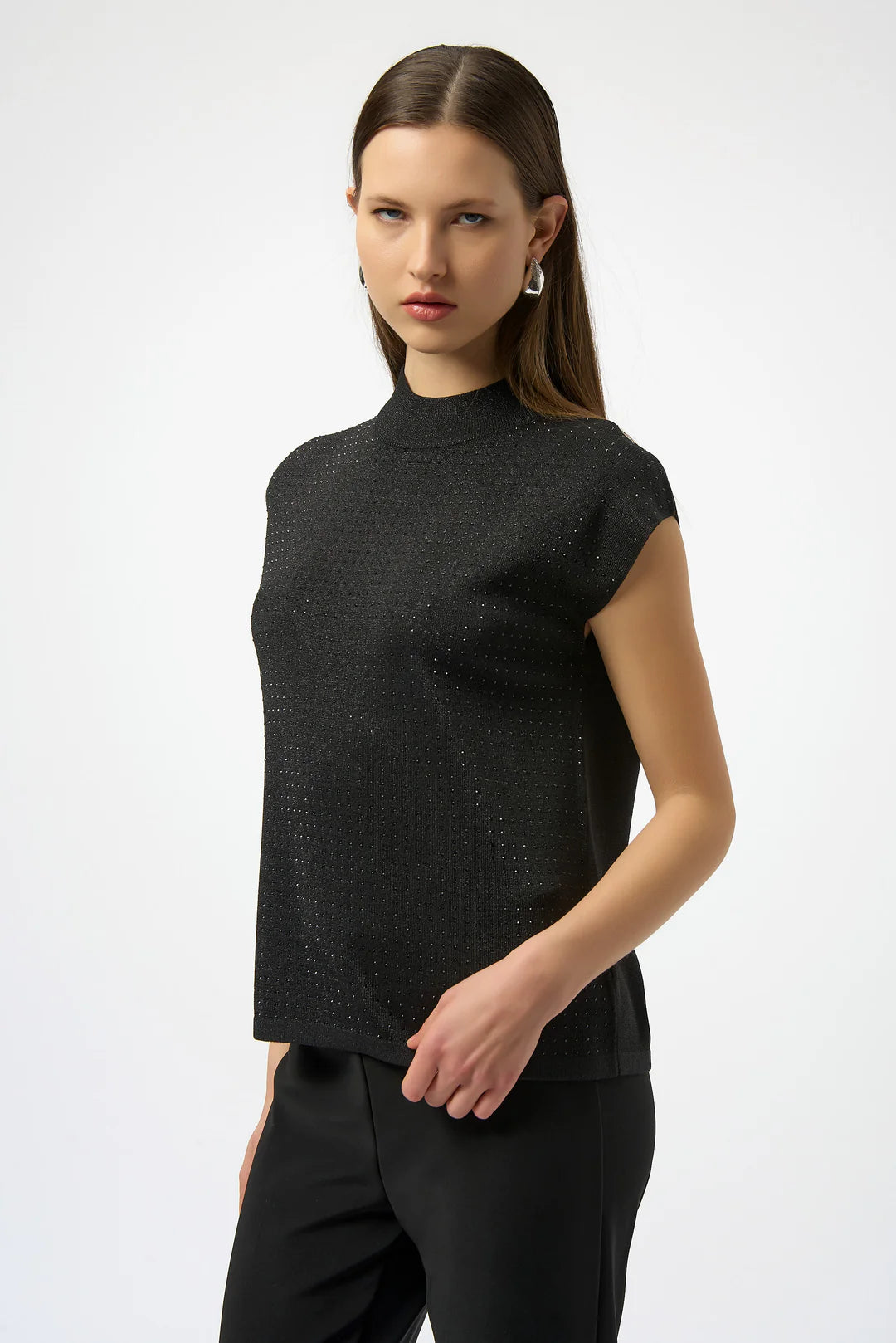 Sleeveless Pullover
