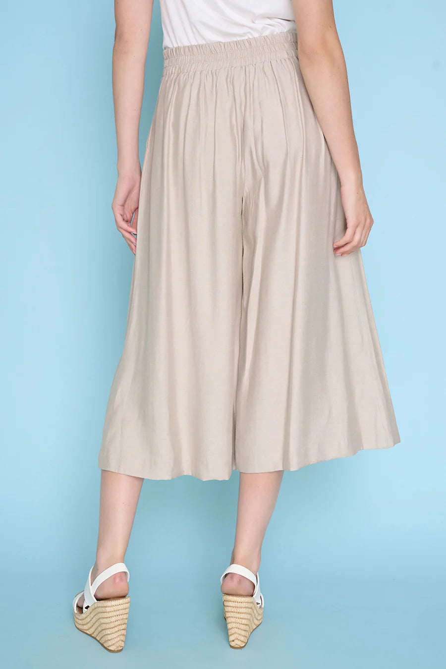 Pleated Wide-Leg Cropped Pants