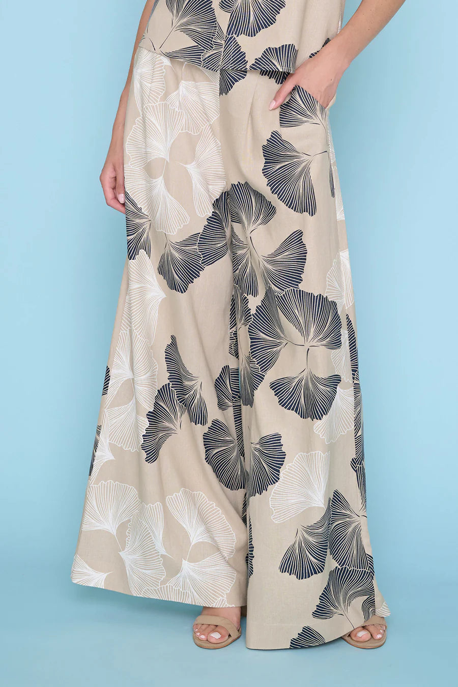 Wide Legged Pleated Pany