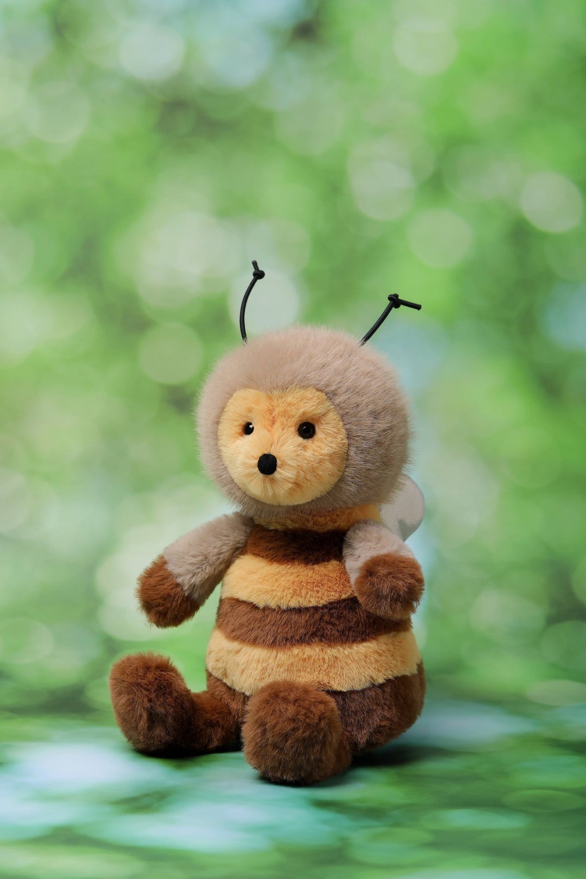 McHugs Brownie Bee Weighted Plush Animal 7" - OLIVIA'S