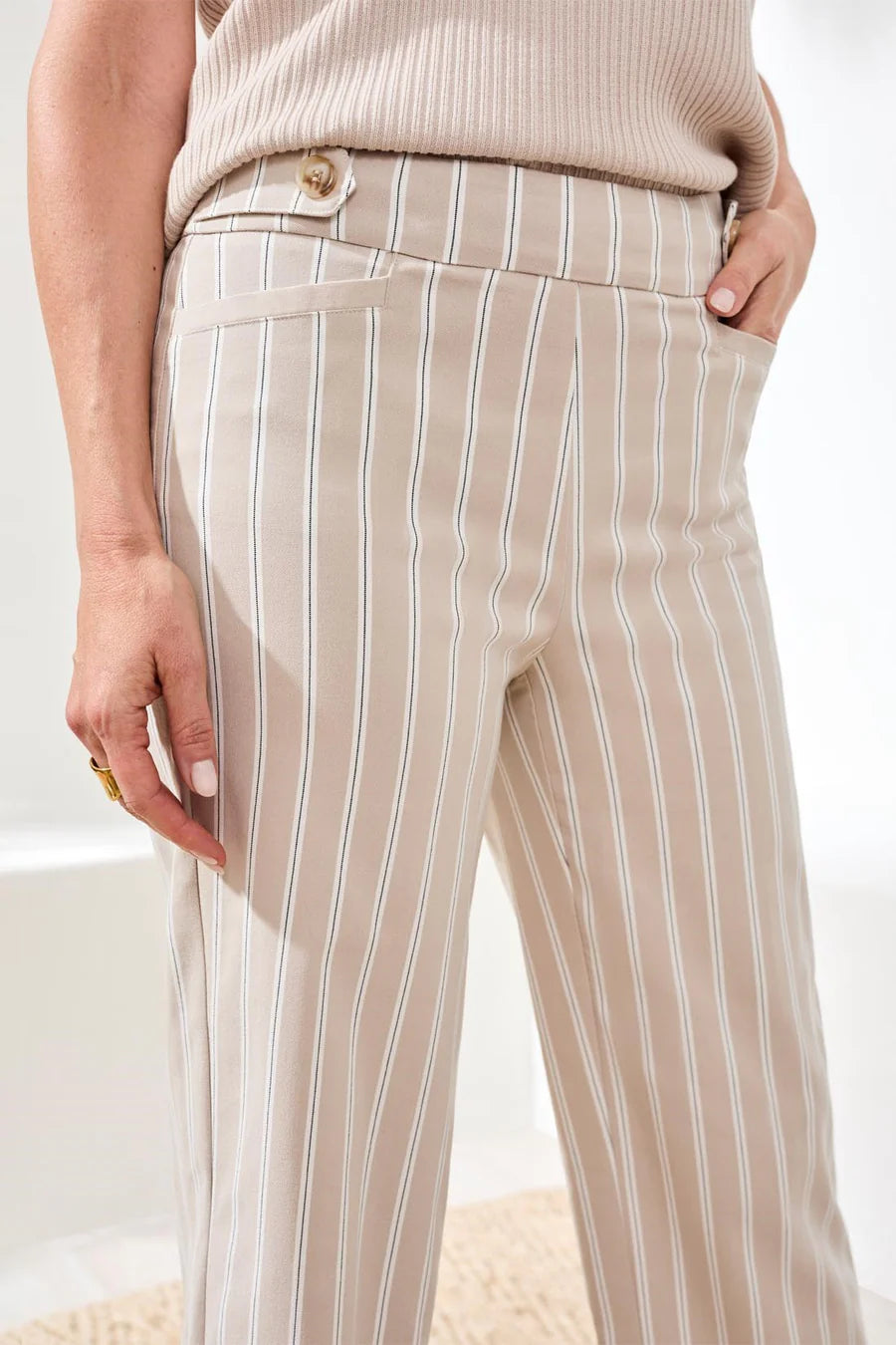Tribal Pull-On Capri